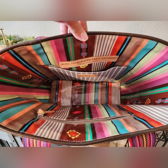 La Reina Classic Tote Consuela Embroidered Black Bag - Out Of Stock - Picture 6 of 6